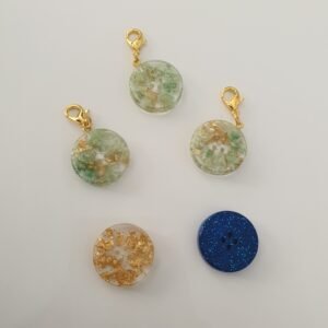 Marcadores de botones de resina